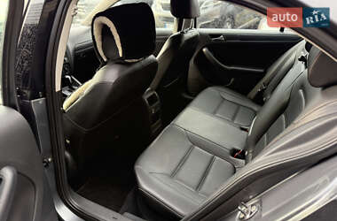 Седан Volkswagen Jetta 2014 в 