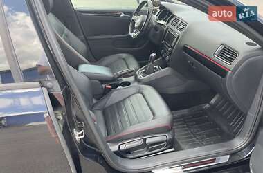 Седан Volkswagen Jetta 2015 в 