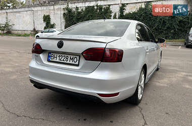 Седан Volkswagen Jetta 2012 в 