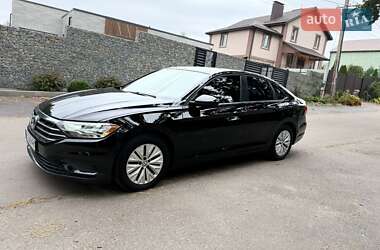 Седан Volkswagen Jetta 2019 в 