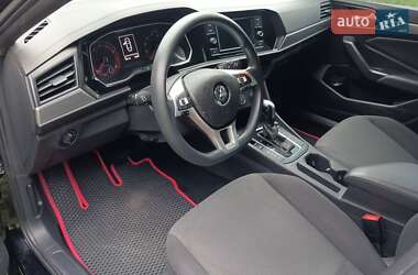 Седан Volkswagen Jetta 2019 в 