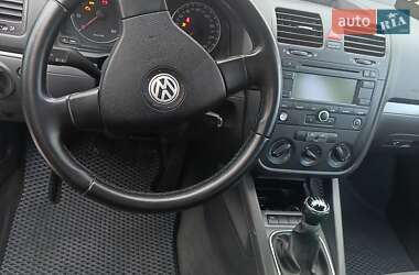 Седан Volkswagen Jetta 2006 в 