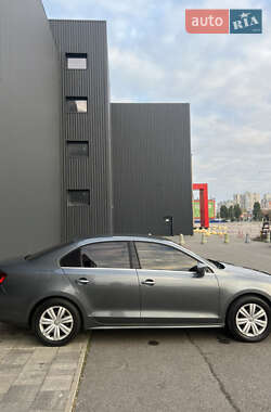 Седан Volkswagen Jetta 2017 в 