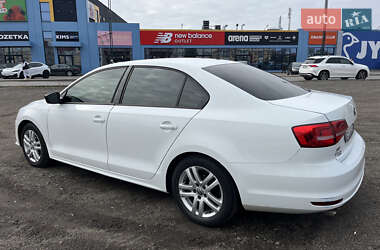 Седан Volkswagen Jetta 2014 в 