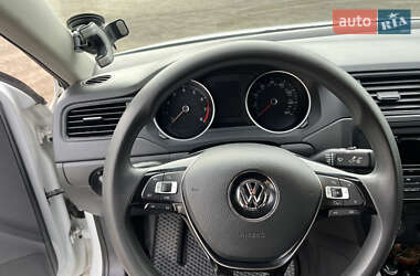 Седан Volkswagen Jetta 2014 в 