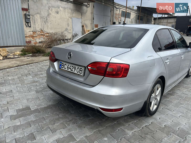Седан Volkswagen Jetta 2011 в Кам'янці-Бузькій