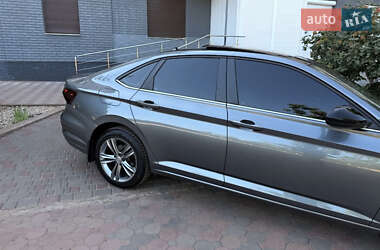 Седан Volkswagen Jetta 2019 в 