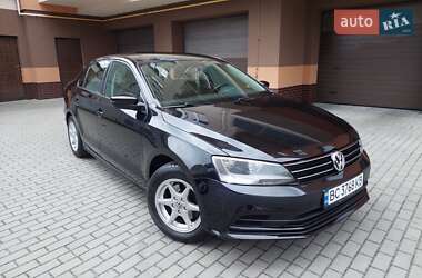 Седан Volkswagen Jetta 2016 в Львові