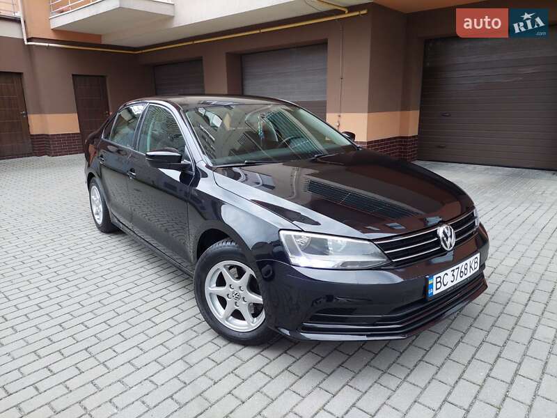 Седан Volkswagen Jetta 2016 в Львове
