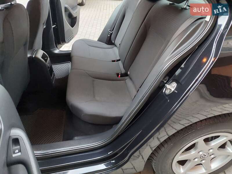 Седан Volkswagen Jetta 2016 в Львове