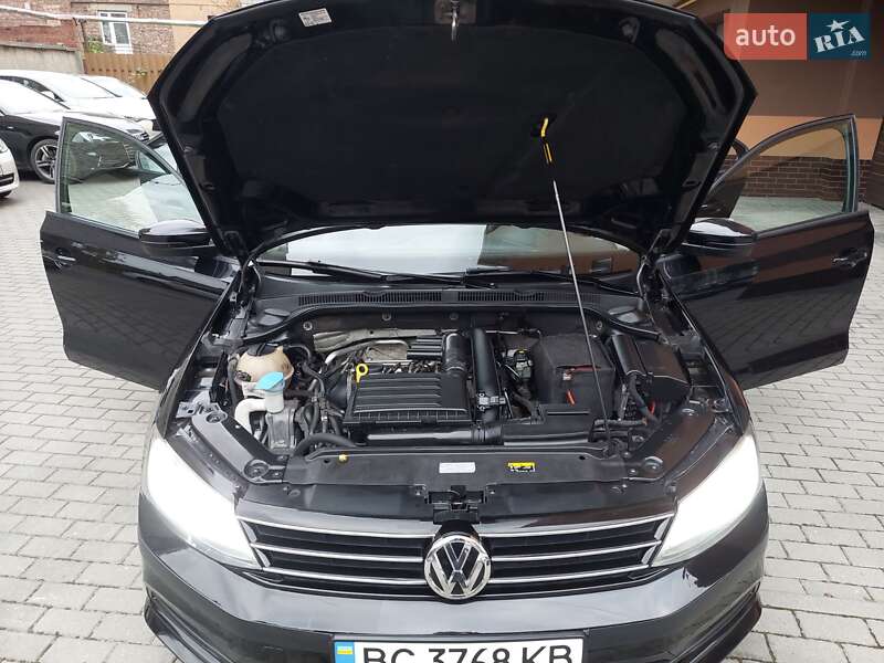 Седан Volkswagen Jetta 2016 в Львове