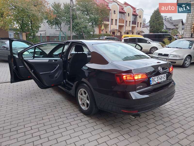 Седан Volkswagen Jetta 2016 в Львове