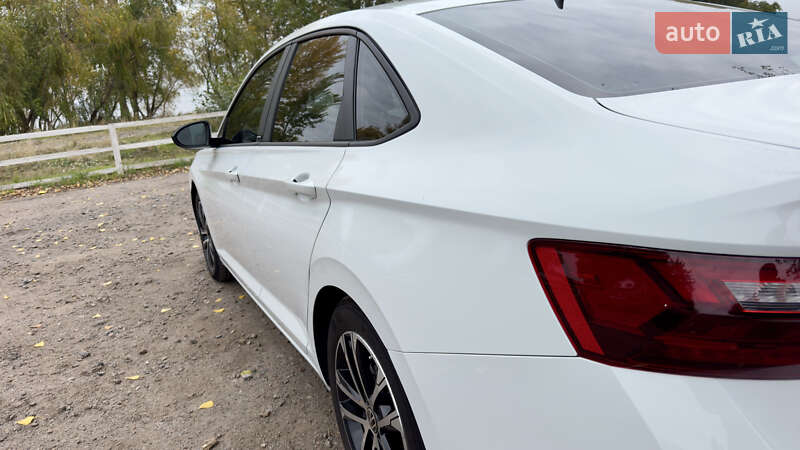 Седан Volkswagen Jetta 2024 в Черкасах