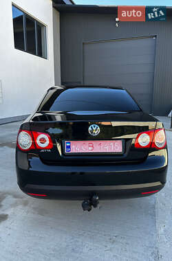 Седан Volkswagen Jetta 2006 в 