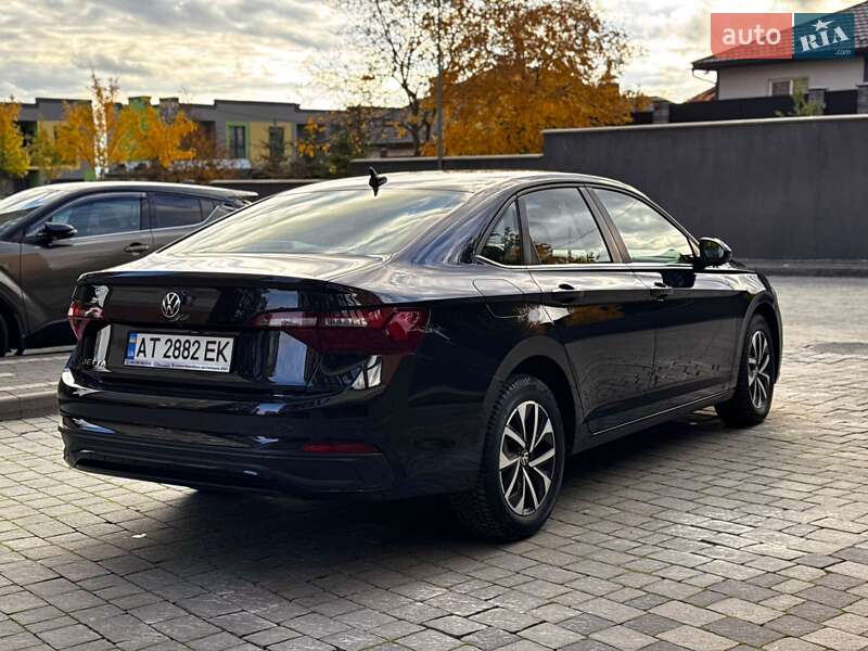Седан Volkswagen Jetta 2022 в Ивано-Франковске