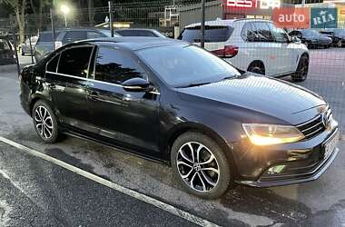 Седан Volkswagen Jetta 2016 в 