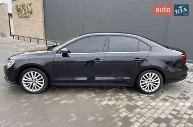 Седан Volkswagen Jetta 2016 в 