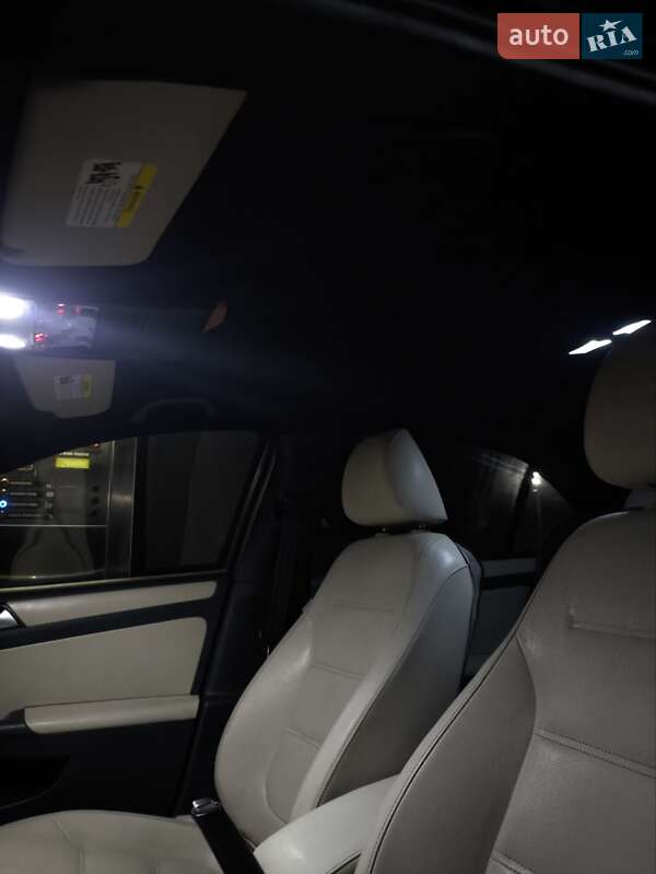 Седан Volkswagen Jetta 2011 в Черновцах