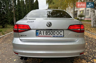 Седан Volkswagen Jetta 2015 в 