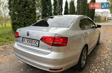 Седан Volkswagen Jetta 2015 в 