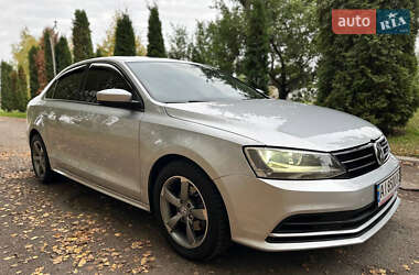 Седан Volkswagen Jetta 2015 в 