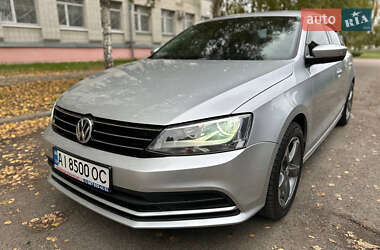Седан Volkswagen Jetta 2015 в 
