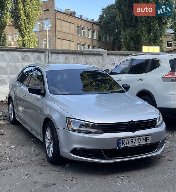 Седан Volkswagen Jetta 2010 в Киеве