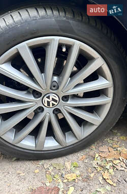 Седан Volkswagen Jetta 2012 в 