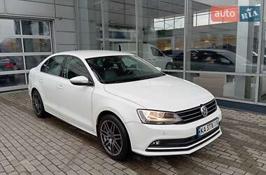 Седан Volkswagen Jetta 2016 в Киеве