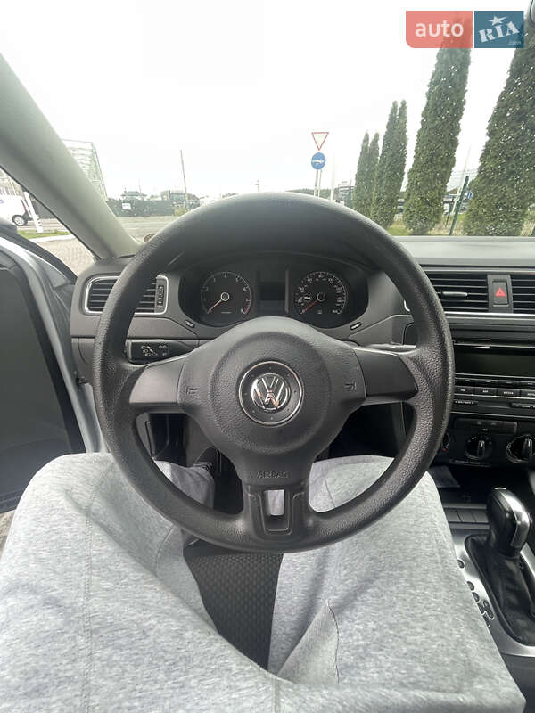 Седан Volkswagen Jetta 2013 в Львові фото 9 Седан Volkswagen Jetta 2013 в Львові
