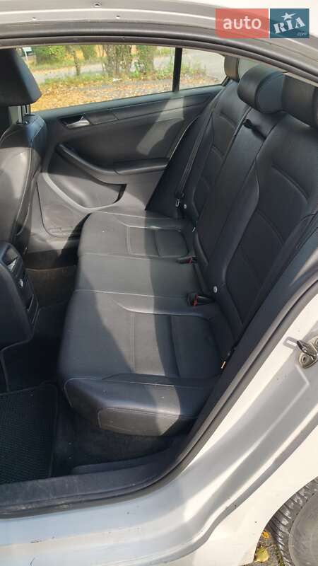 Седан Volkswagen Jetta 2010 в Львові фото 7 Седан Volkswagen Jetta 2010 в Львові