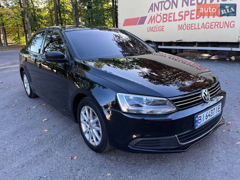 Седан Volkswagen Jetta 2011 в 