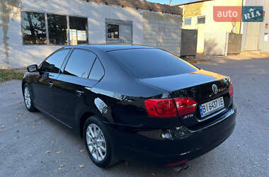 Седан Volkswagen Jetta 2011 в 