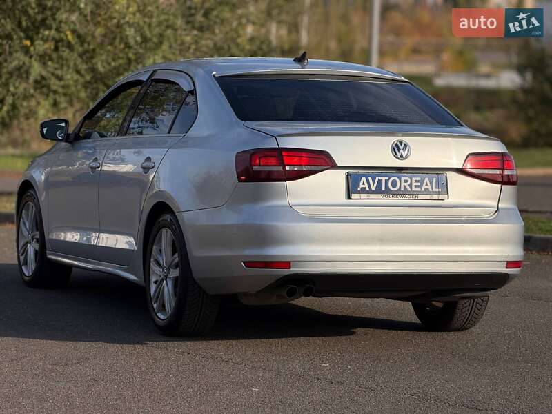 Седан Volkswagen Jetta 2015 в Кривом Роге