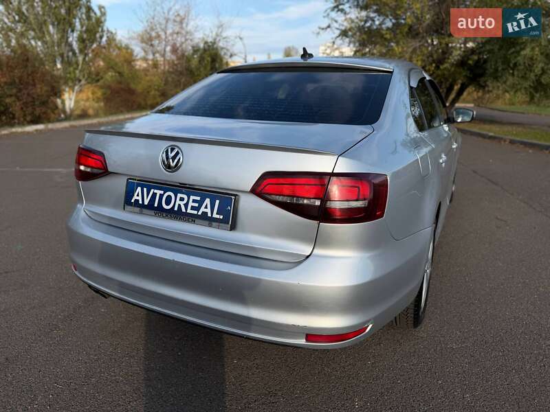 Седан Volkswagen Jetta 2015 в Кривом Роге