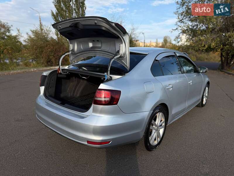 Седан Volkswagen Jetta 2015 в Кривом Роге