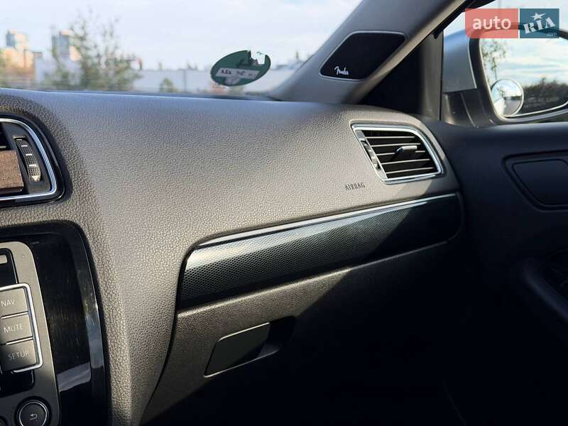 Седан Volkswagen Jetta 2015 в Кривом Роге