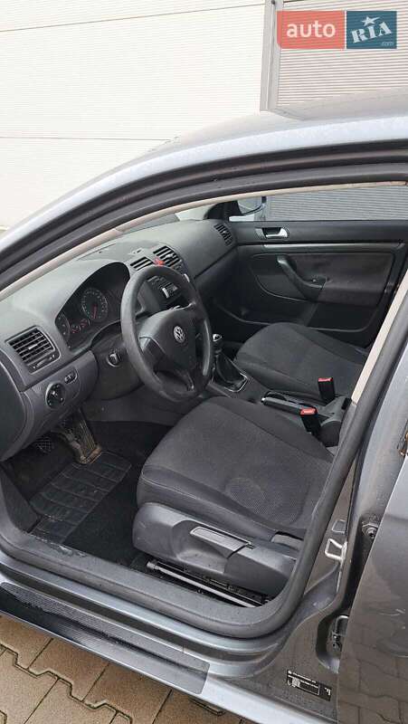 Седан Volkswagen Jetta 2006 в Вишневому фото 10 Седан Volkswagen Jetta 2006 в Вишневому