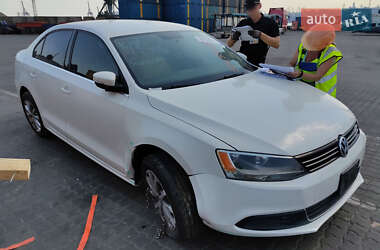 Седан Volkswagen Jetta 2013 в  фото 40 Седан Volkswagen Jetta 2013 в