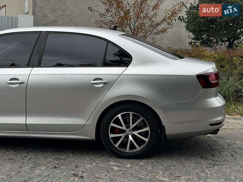Седан Volkswagen Jetta 2016 в Києві