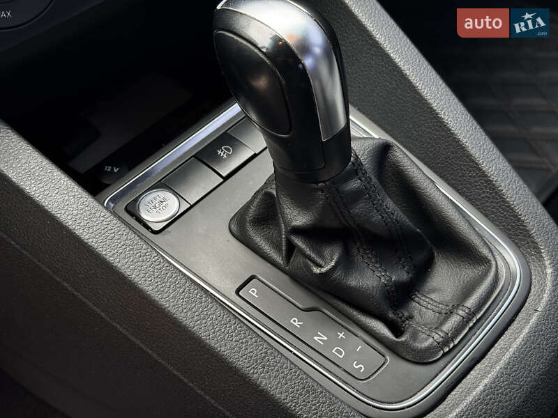 Седан Volkswagen Jetta 2016 в Києві