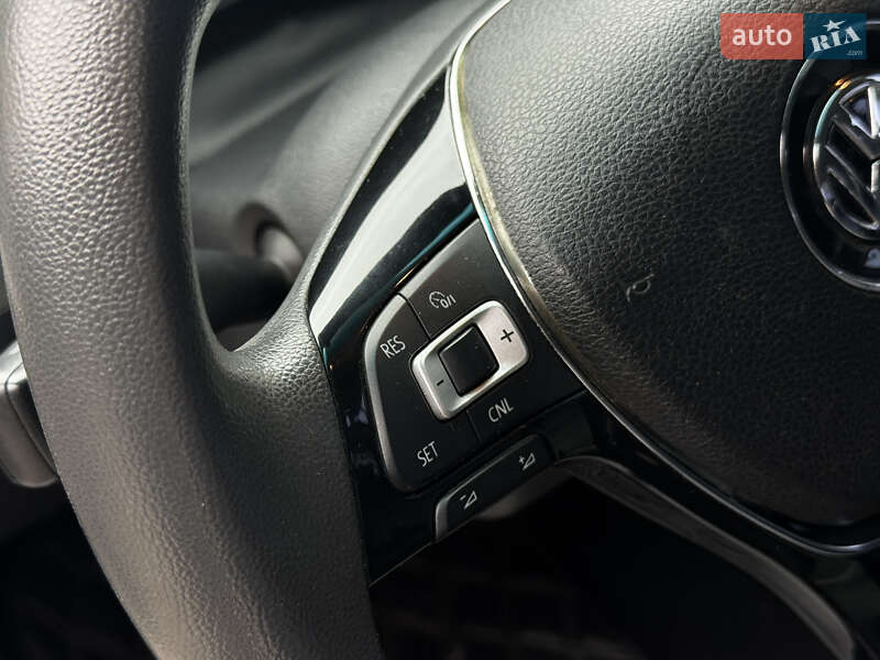 Седан Volkswagen Jetta 2016 в Києві