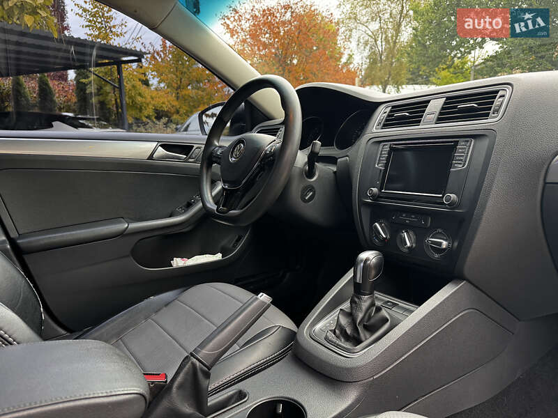 Седан Volkswagen Jetta 2016 в Києві