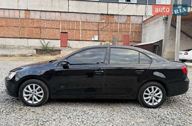 Седан Volkswagen Jetta 2012 в 