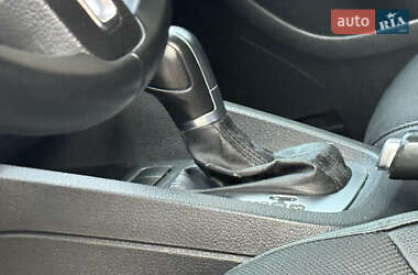 Седан Volkswagen Jetta 2012 в 