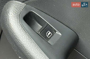 Седан Volkswagen Jetta 2012 в 