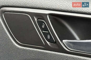 Седан Volkswagen Jetta 2012 в 