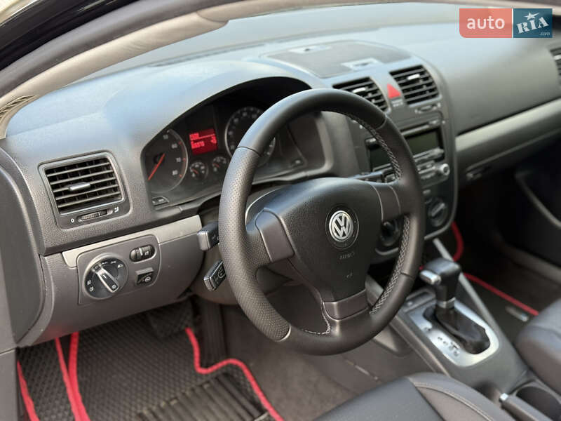 Седан Volkswagen Jetta 2006 в Новомосковске фото 15 Седан Volkswagen Jetta 2006 в Новомосковске