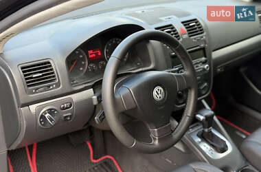 Седан Volkswagen Jetta 2006 в  фото 15 Седан Volkswagen Jetta 2006 в