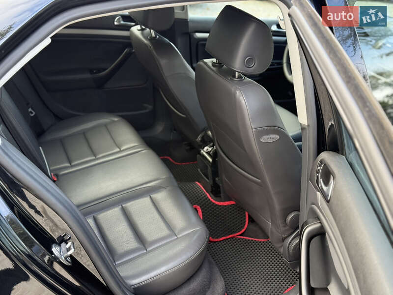 Седан Volkswagen Jetta 2006 в Новомосковске фото 21 Седан Volkswagen Jetta 2006 в Новомосковске